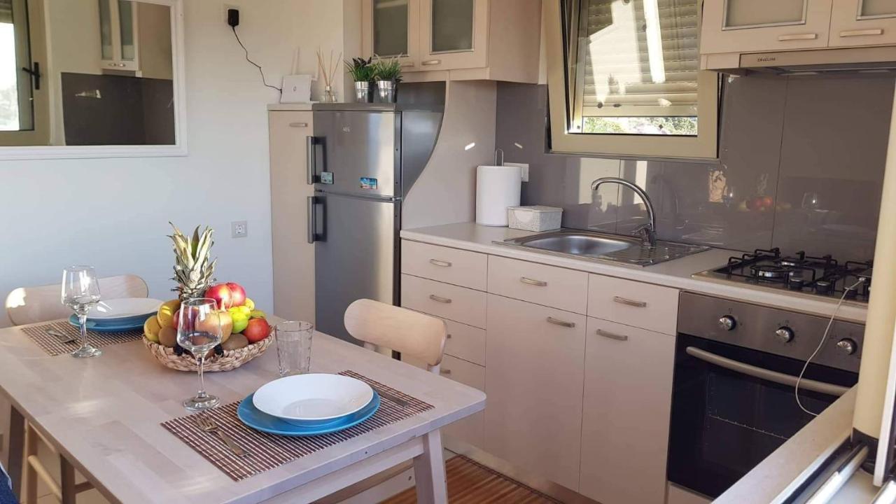 Marina Deluxe Apartments Istro Ngoại thất bức ảnh