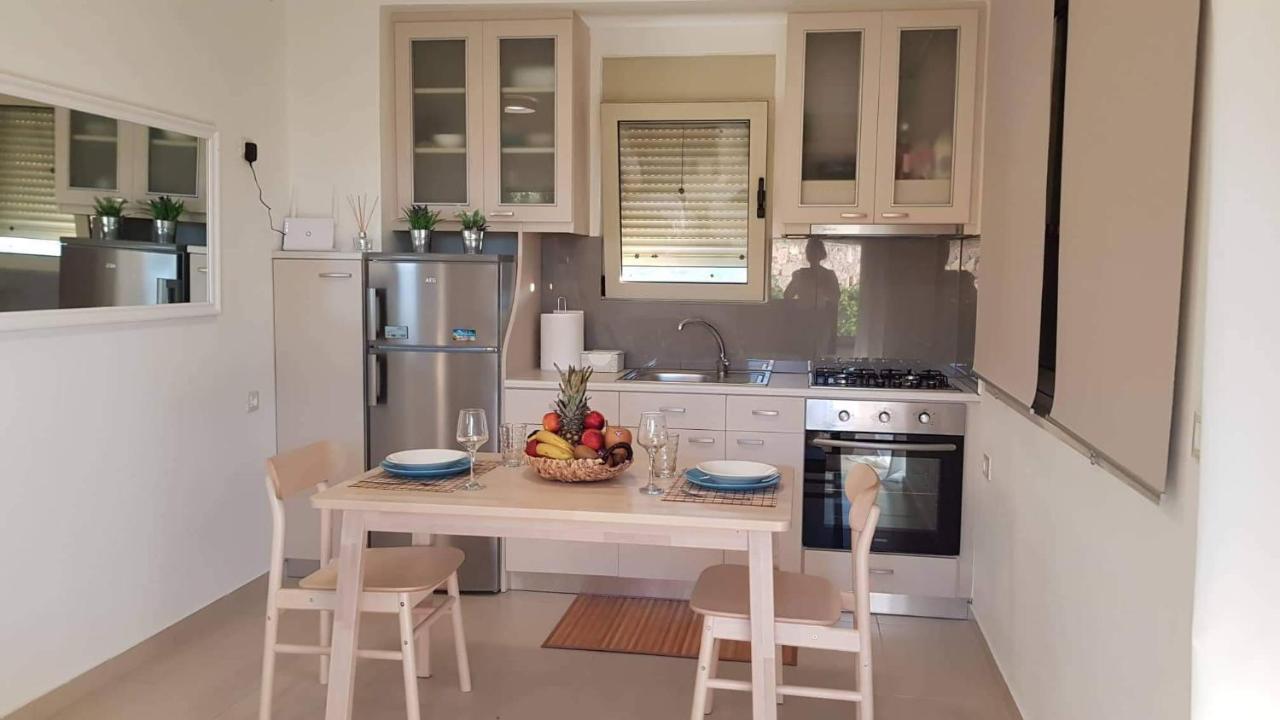 Marina Deluxe Apartments Istro Ngoại thất bức ảnh